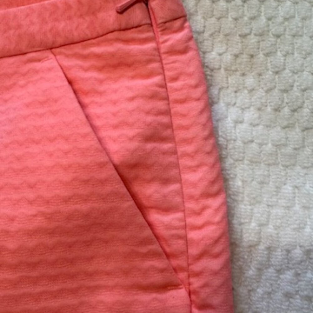 Lilly Pulitzer Magnolia Scallop Shorts Bright Coral Sz 8 NWOT Resort Preppy - Picture 2 of 6